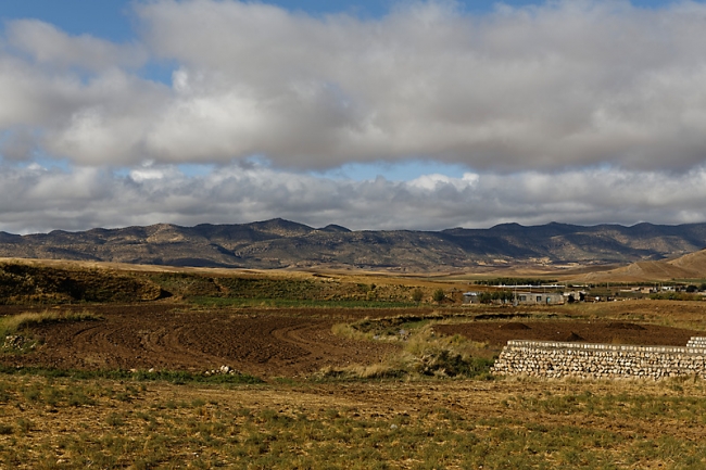 Tâq-e Bostân-Sur la route-003